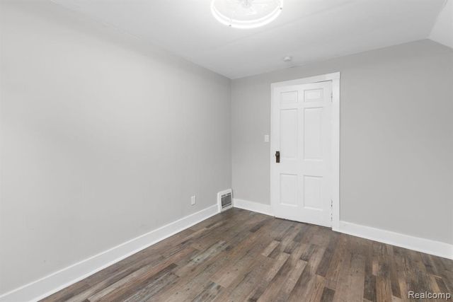 23152 Tawas Avenue, Hazel Park, MI 48030