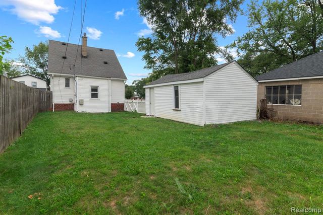 23152 Tawas Avenue, Hazel Park, MI 48030