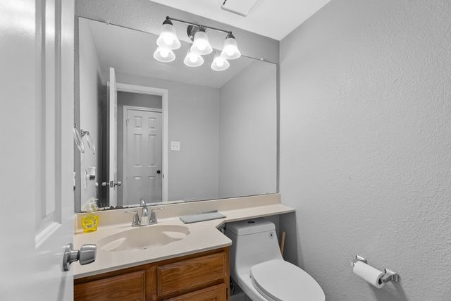 2422 Whispering Cove Circle, Garland, TX 75044