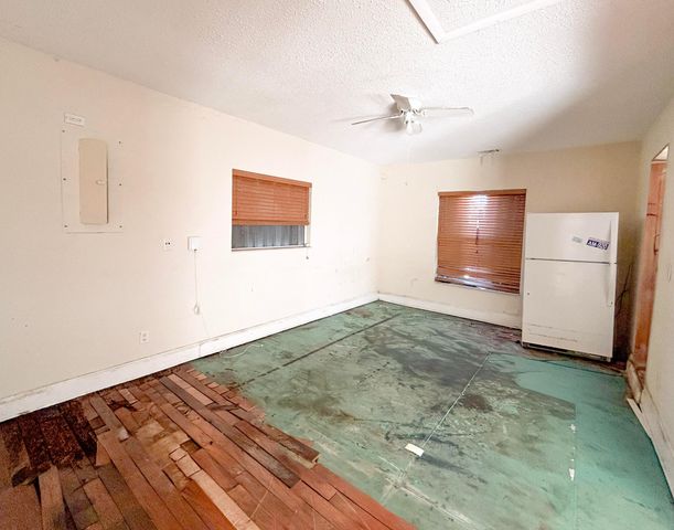 1355 23rd Place SW, Vero Beach, FL 32962