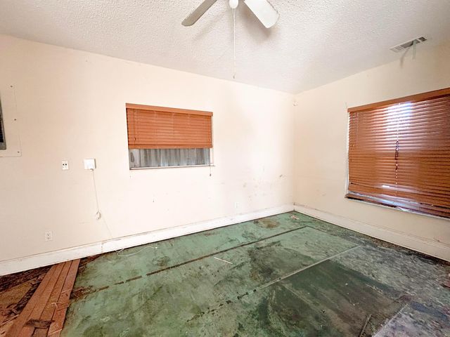 1355 23rd Place SW, Vero Beach, FL 32962