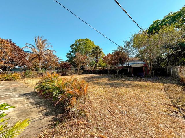 1355 23rd Place SW, Vero Beach, FL 32962