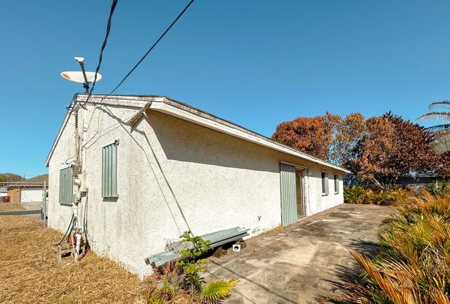 1355 23rd Place SW, Vero Beach, FL 32962