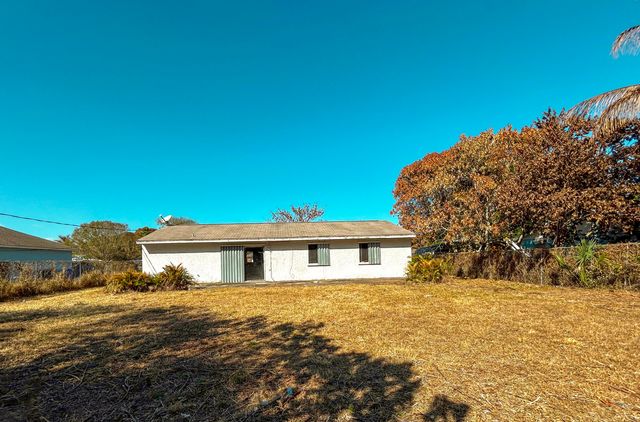 1355 23rd Place SW, Vero Beach, FL 32962