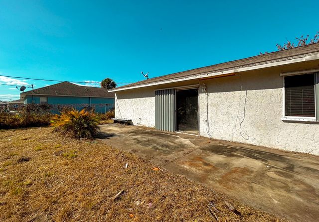 1355 23rd Place SW, Vero Beach, FL 32962