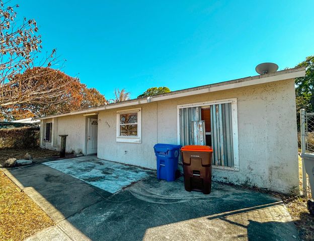 1355 23rd Place SW, Vero Beach, FL 32962