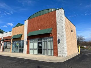 7020 Huntley Road 8, Carpentersville, IL 60110
