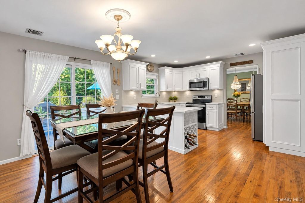 60 Scranton Avenue, Port Jefferson Station, NY 11776 — photo 5