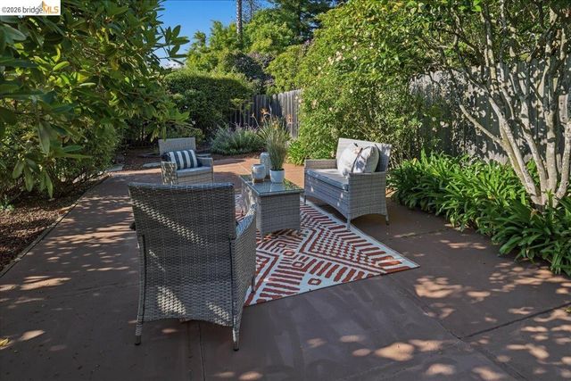 2925 Shasta Rd, Berkeley, CA 94708