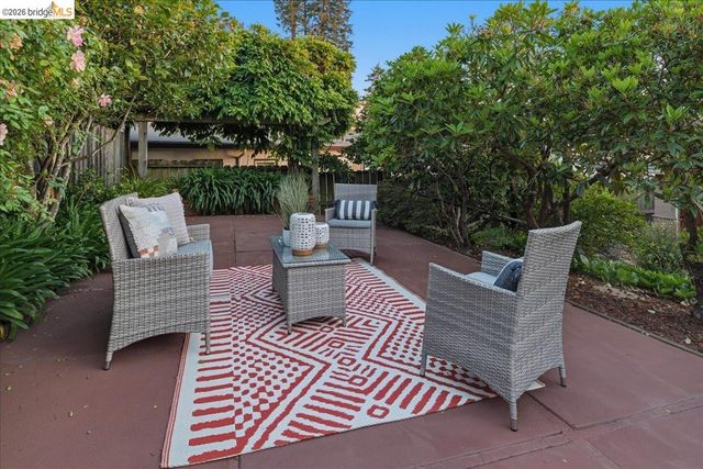 2925 Shasta Rd, Berkeley, CA 94708