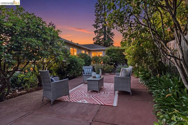 2925 Shasta Rd, Berkeley, CA 94708