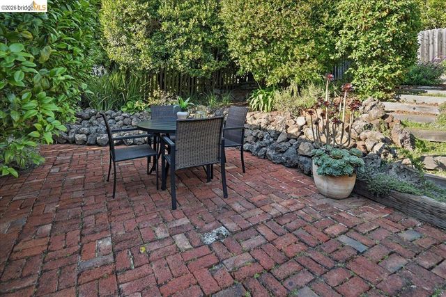 2925 Shasta Rd, Berkeley, CA 94708