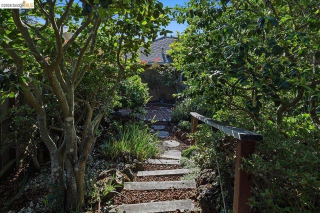 2925 Shasta Rd, Berkeley, CA 94708