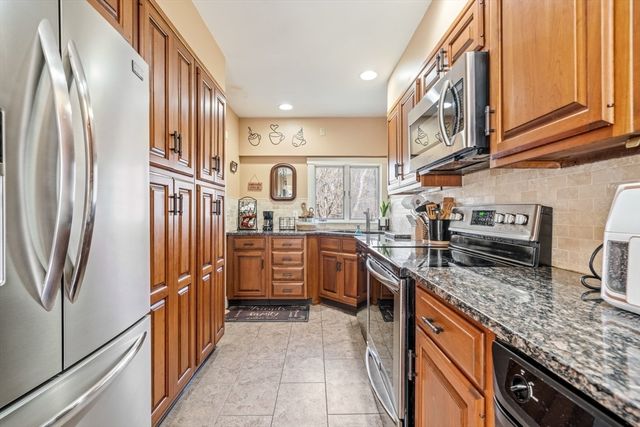 400 N Woodstock Rd, Southbridge, MA 01550