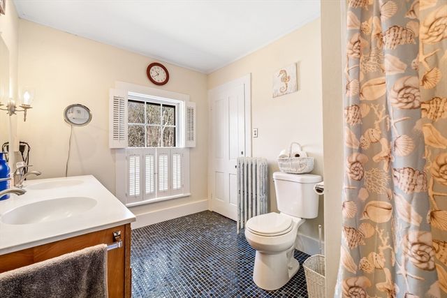 400 N Woodstock Rd, Southbridge, MA 01550