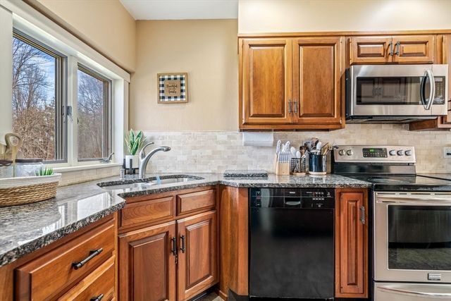 400 N Woodstock Rd, Southbridge, MA 01550