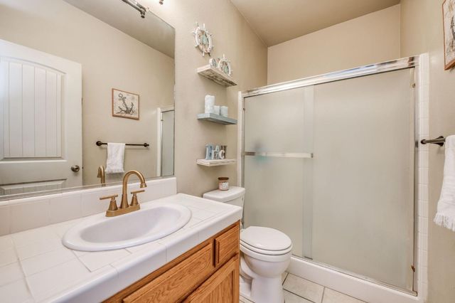 297 W Lilac Avenue, Reedley, CA 93654