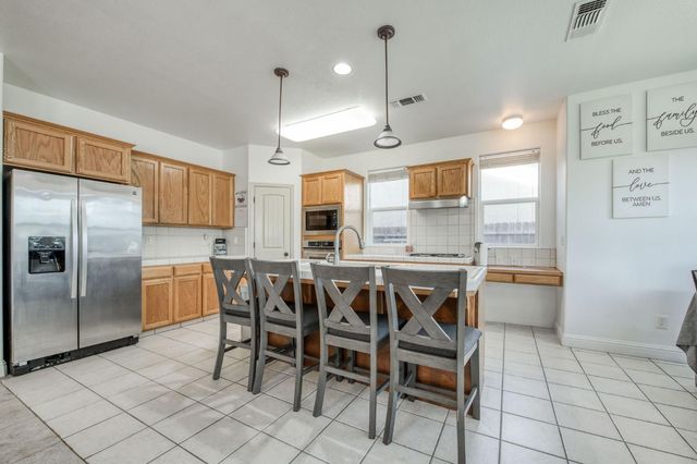 297 W Lilac Avenue, Reedley, CA 93654