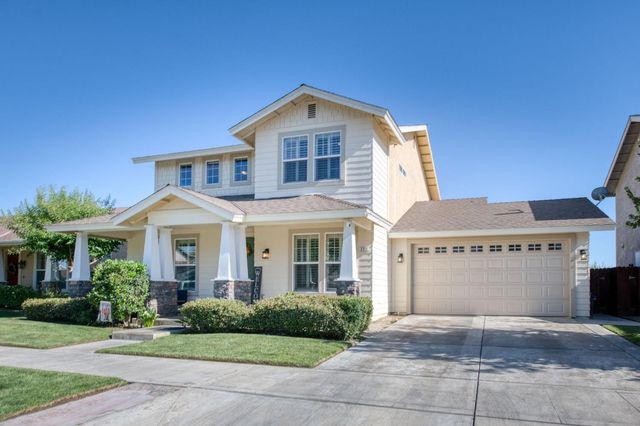 297 W Lilac Avenue, Reedley, CA 93654