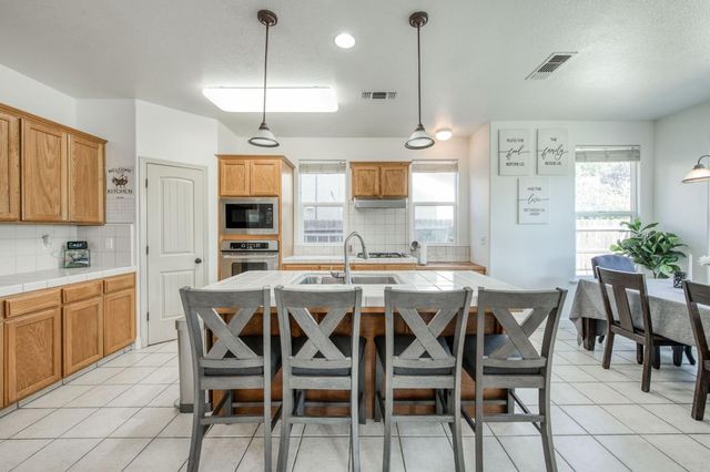 297 W Lilac Avenue, Reedley, CA 93654
