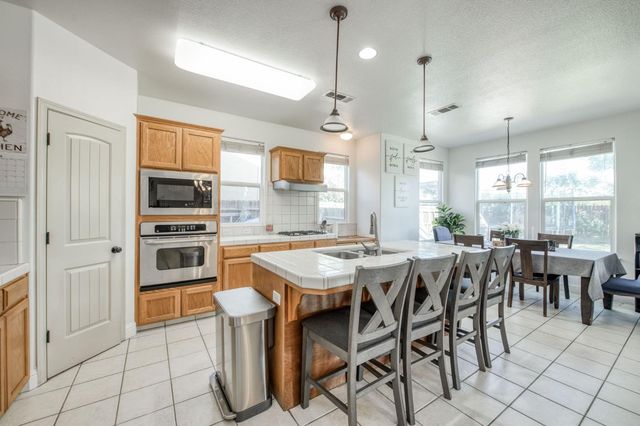 297 W Lilac Avenue, Reedley, CA 93654