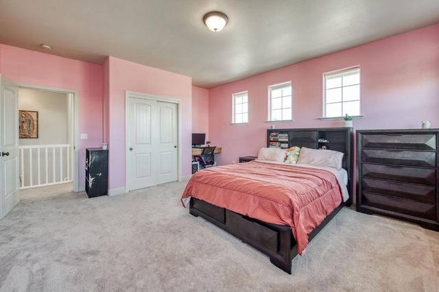 297 W Lilac Avenue, Reedley, CA 93654