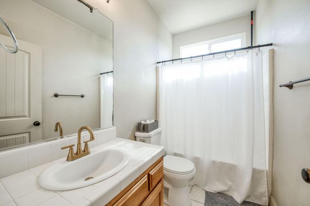 297 W Lilac Avenue, Reedley, CA 93654