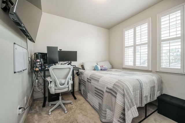 297 W Lilac Avenue, Reedley, CA 93654