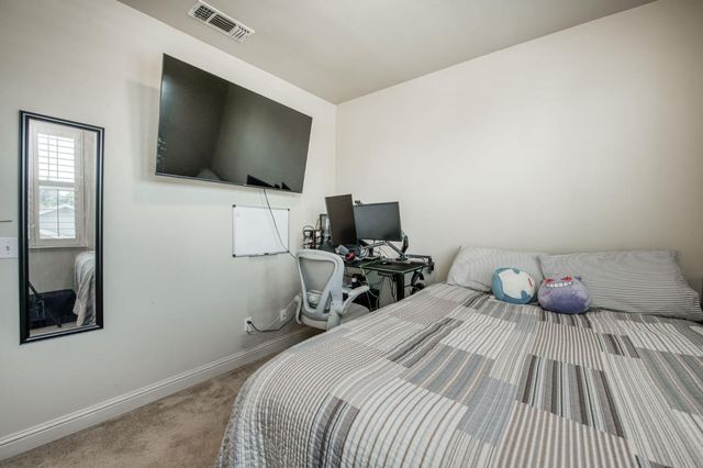297 W Lilac Avenue, Reedley, CA 93654