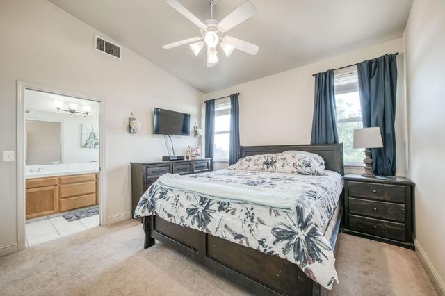 297 W Lilac Avenue, Reedley, CA 93654