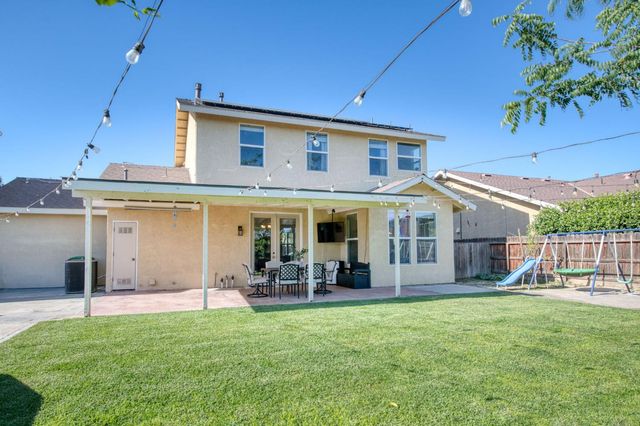 297 W Lilac Avenue, Reedley, CA 93654