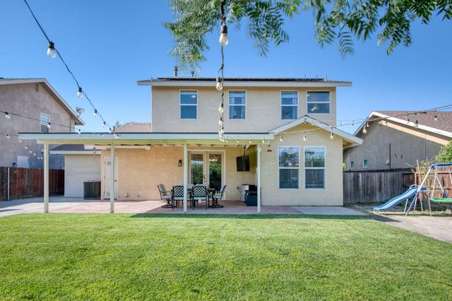 297 W Lilac Avenue, Reedley, CA 93654