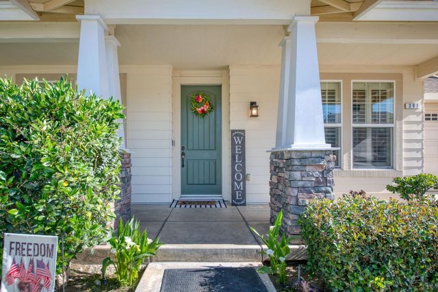 297 W Lilac Avenue, Reedley, CA 93654