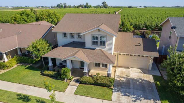 297 W Lilac Avenue, Reedley, CA 93654
