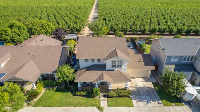 297 W Lilac Avenue, Reedley, CA 93654