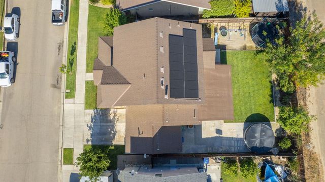 297 W Lilac Avenue, Reedley, CA 93654