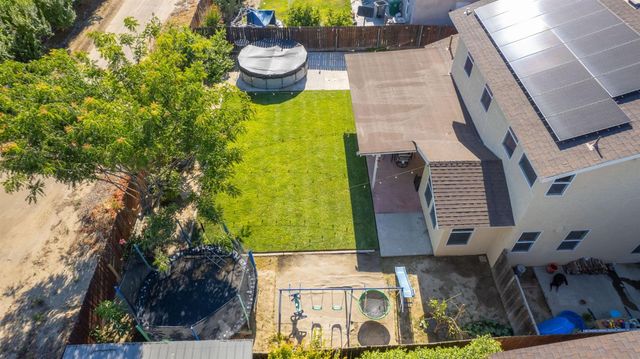 297 W Lilac Avenue, Reedley, CA 93654