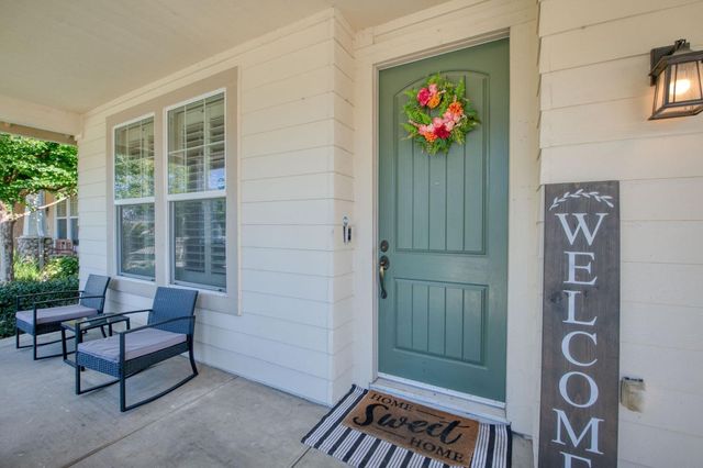 297 W Lilac Avenue, Reedley, CA 93654