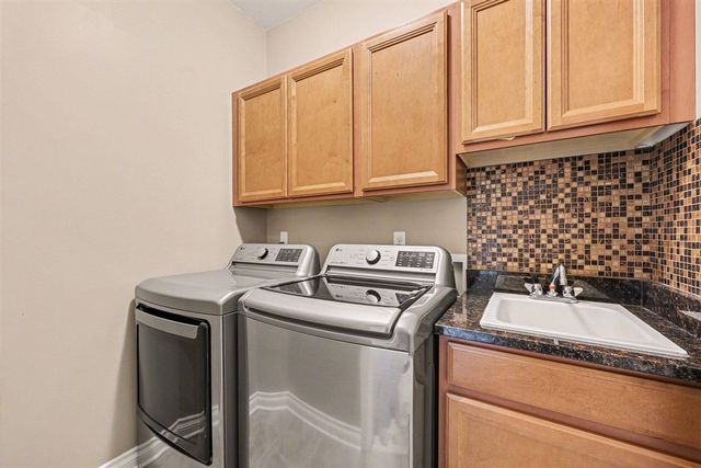 267 Victoria Drive, Dexter, MI 48130