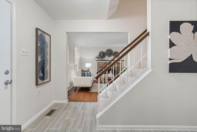 12461 HEDGES RUN DR, Woodbridge, VA 22192