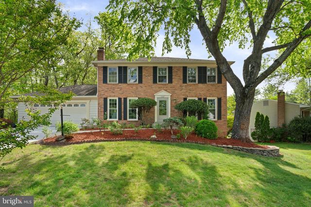 12461 HEDGES RUN DR, Woodbridge, VA 22192