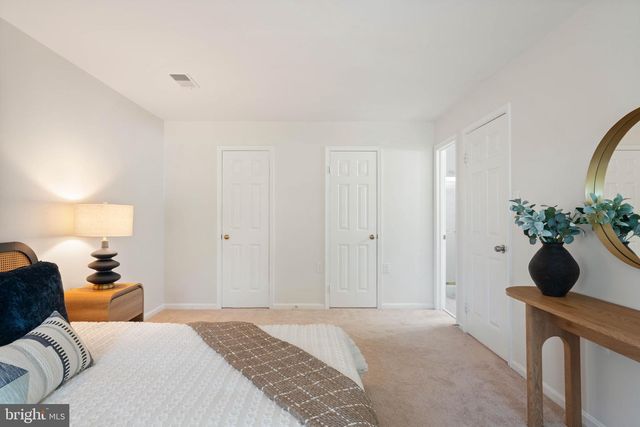 12461 HEDGES RUN DR, Woodbridge, VA 22192