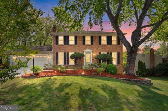 12461 HEDGES RUN DR, Woodbridge, VA 22192