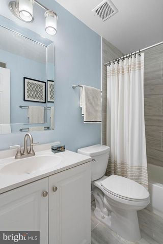 12461 HEDGES RUN DR, Woodbridge, VA 22192