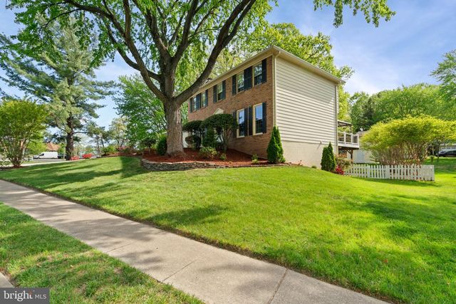 12461 HEDGES RUN DR, Woodbridge, VA 22192