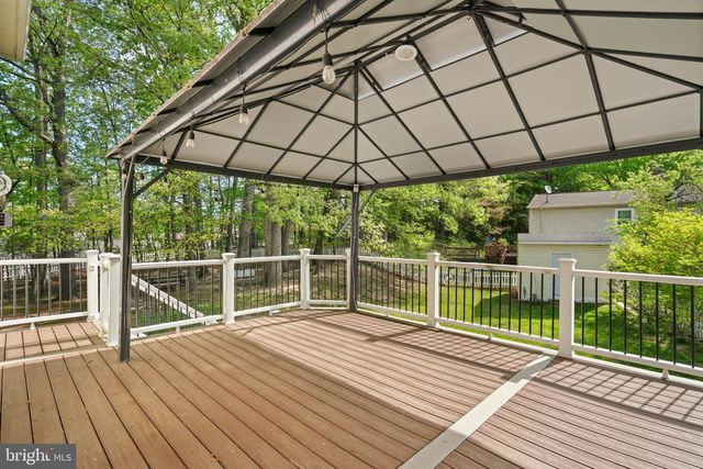12461 HEDGES RUN DR, Woodbridge, VA 22192