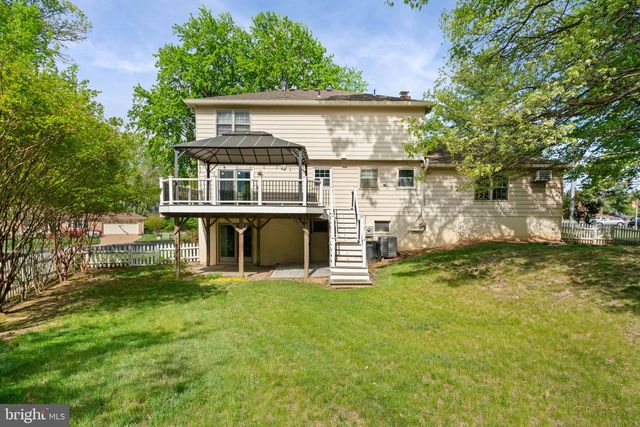 12461 HEDGES RUN DR, Woodbridge, VA 22192