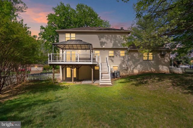 12461 HEDGES RUN DR, Woodbridge, VA 22192