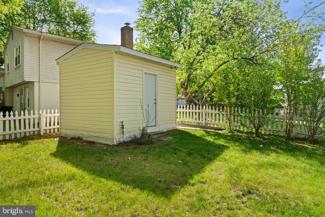 12461 HEDGES RUN DR, Woodbridge, VA 22192