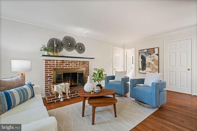 12461 HEDGES RUN DR, Woodbridge, VA 22192